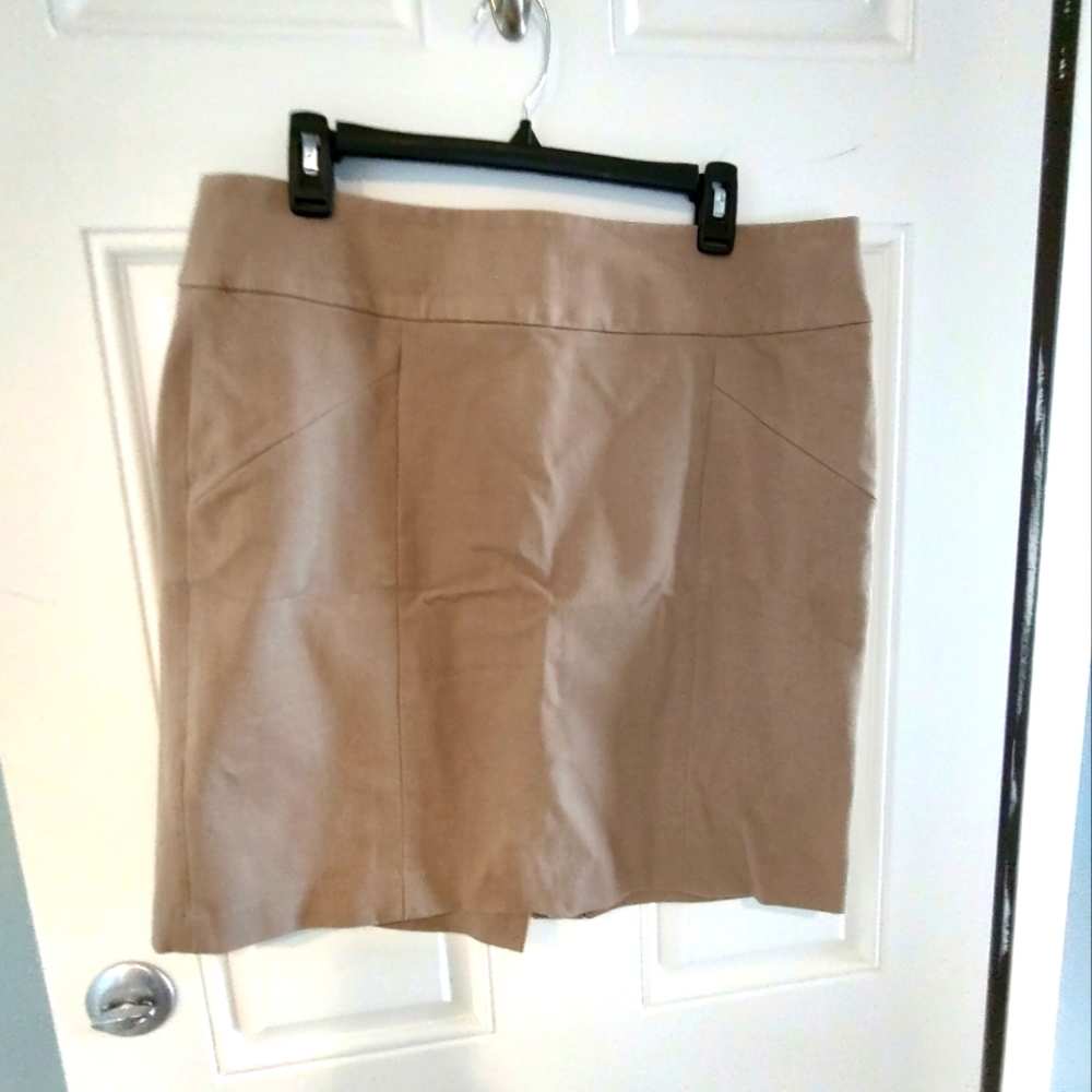 Banana Republic Classic Tan Stretch Pencil Skirt sz 14